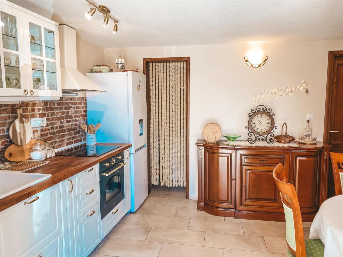 Holiday Home Istra โพลมิน ภายนอก รูปภาพ
