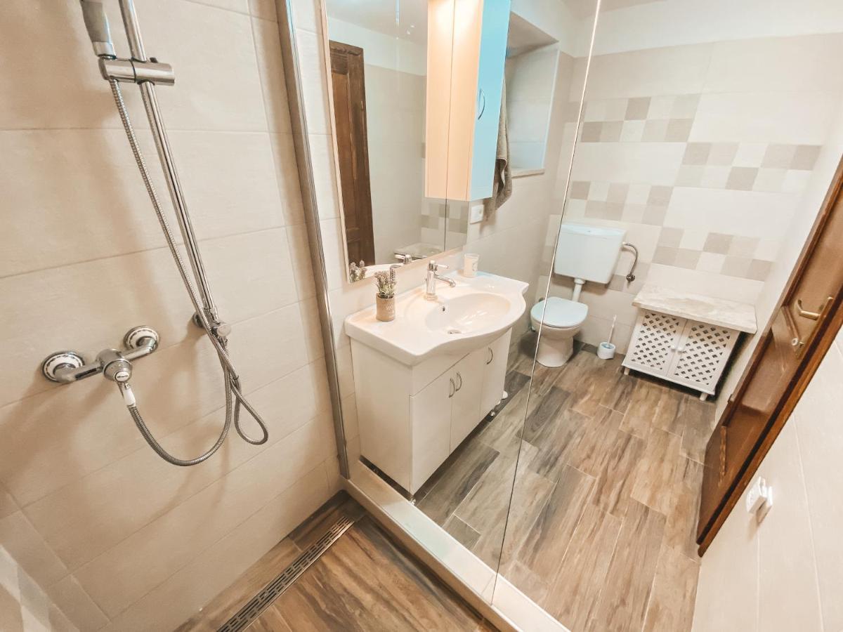 Holiday Home Istra โพลมิน ภายนอก รูปภาพ