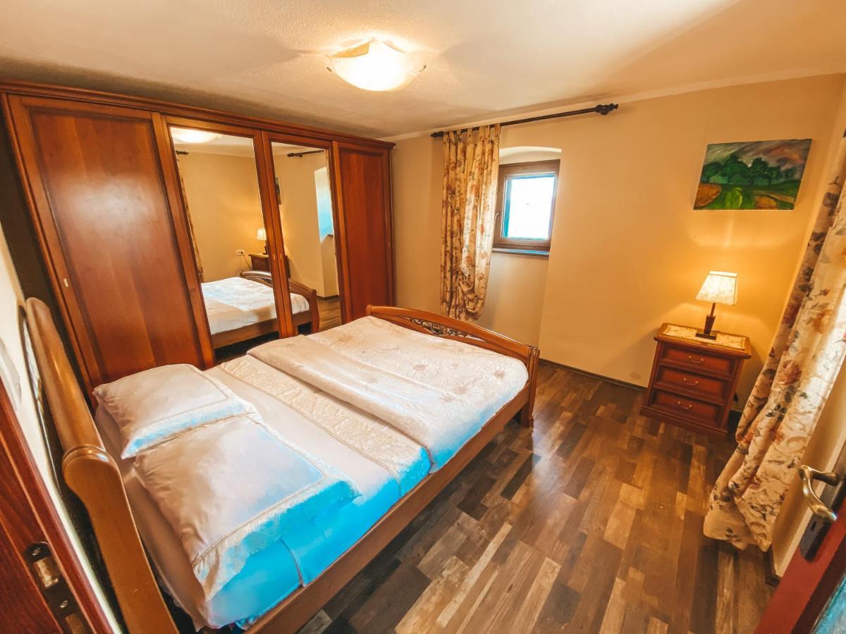 Holiday Home Istra โพลมิน ภายนอก รูปภาพ