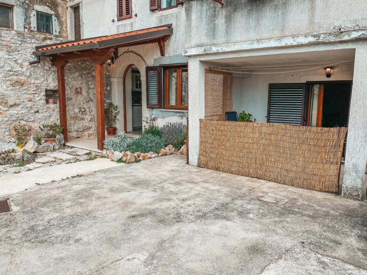 Holiday Home Istra โพลมิน ภายนอก รูปภาพ
