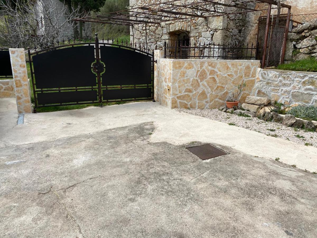 Holiday Home Istra โพลมิน ภายนอก รูปภาพ